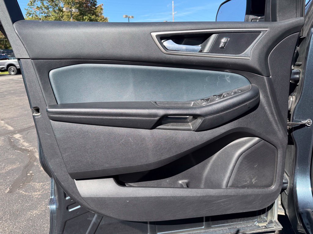 Used 2022 Ford Edge SEL w/ Sport Appearance Package AWD/4WD image 13