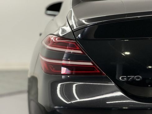 Used 2025 Genesis G70 2.5T image 9