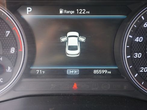 Used 2021 Genesis G70 2.0T RWD image 31