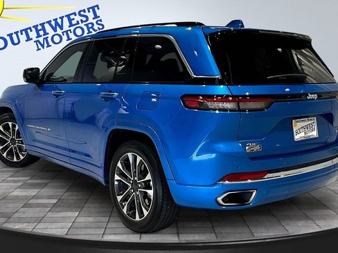 Used 2022 Jeep Grand Cherokee Overland AWD/4WD image 5