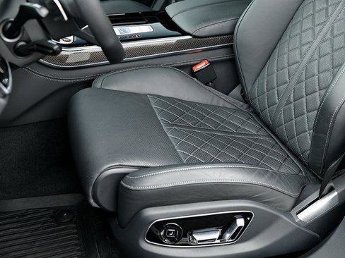 Certified 2025 Audi S8 4.0T image 24