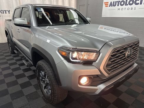 Used 2022 Toyota Tacoma TRD Off-Road w/ Technology Package AWD/4WD image 3