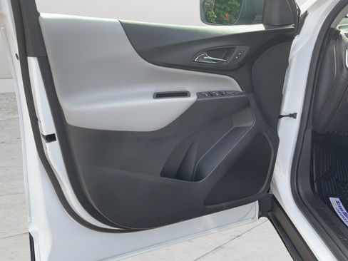 Certified 2024 Chevrolet Equinox LS FWD image 11