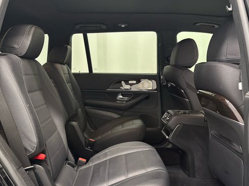 Used 2024 Mercedes-Benz GLS 450 4MATIC image 21