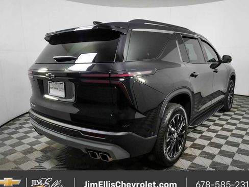 Certified 2025 Chevrolet Traverse LT w/ Enhanced Driving Package FWD image 3