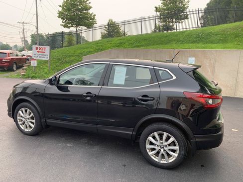 Used 2020 Nissan Rogue Sport S w/ Appearance Package AWD/4WD image 3