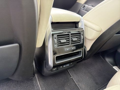 Used 2019 Land Rover Range Rover Sport HSE AWD/4WD image 14