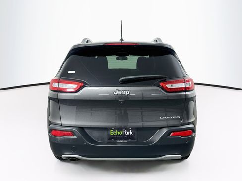 Used 2018 Jeep Cherokee Limited w/ Luxury Group FWD image 7