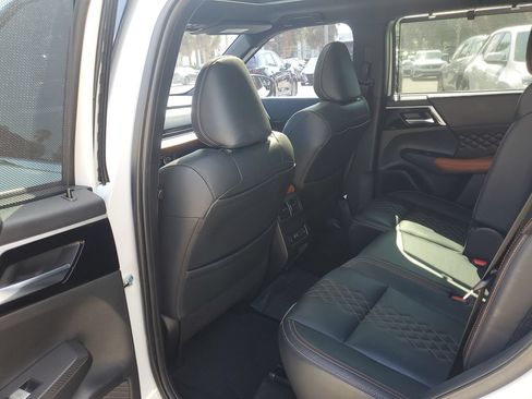 Used 2022 Mitsubishi Outlander SEL FWD image 9