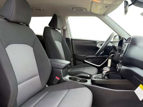 Certified 2025 Kia Soul LX w/ LX Technology Package image 15