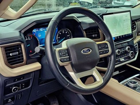 Used 2022 Ford Expedition Limited image 16