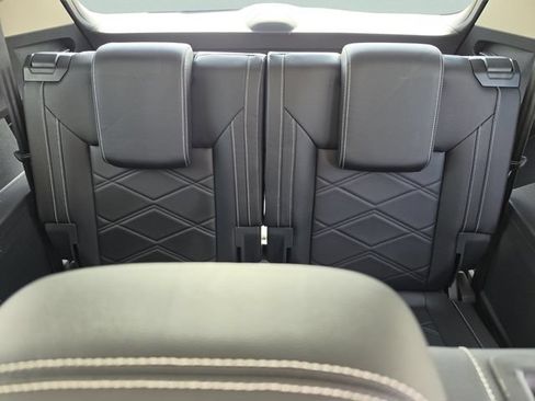 Used 2024 Volkswagen Atlas SE FWD image 19