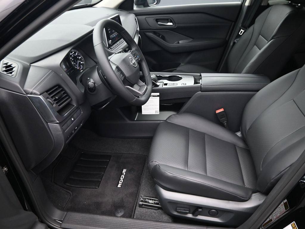 Certified 2026 Nissan Rogue Dark Armor FWD image 18