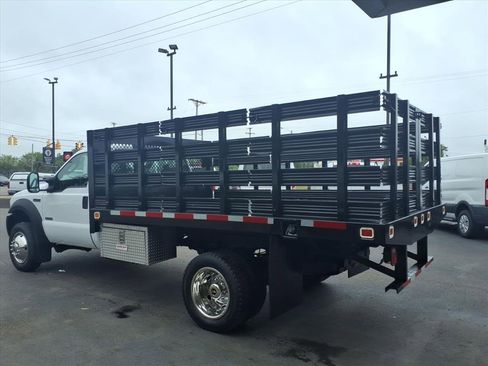 Used 2006 Ford F550 2WD Regular Cab Super Duty image 4