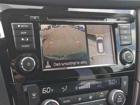 Used 2018 Nissan Rogue SL FWD image 18
