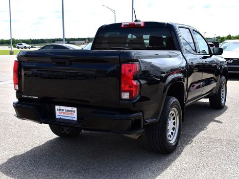 Used 2023 Chevrolet Colorado W/T RWD image 3