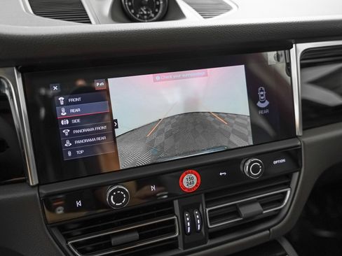 New 2026 Porsche Macan image 24