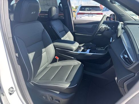 New 2026 Buick Enclave Sport Touring w/ Power Package image 11