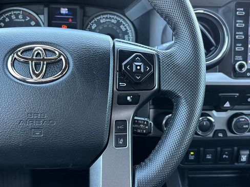 Used 2023 Toyota Tacoma TRD Off-Road w/ TRD Premium Off Road Package AWD/4WD image 18