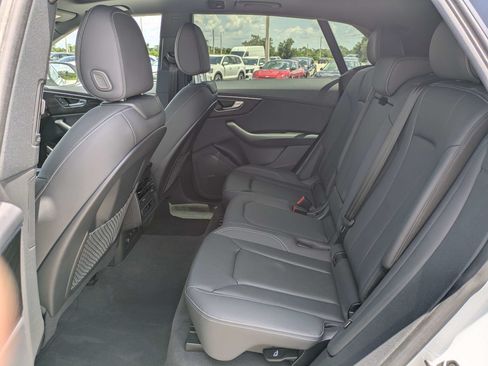 Used 2023 Audi Q8 Premium AWD/4WD image 17