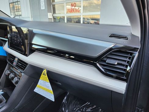 New 2026 Volkswagen Taos S image 15