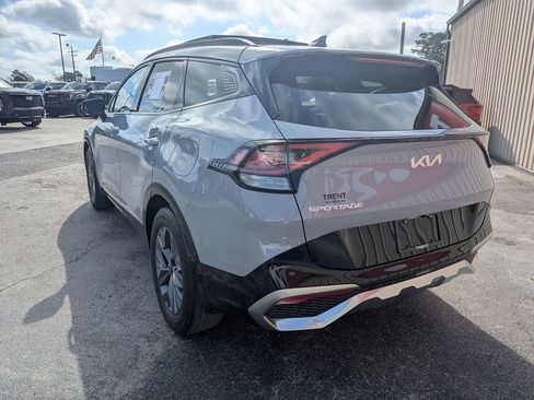 Used 2023 Kia Sportage SX image 3