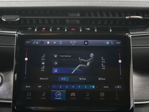 Used 2024 Jeep Grand Cherokee Limited w/ Luxury Tech Group II AWD/4WD image 18