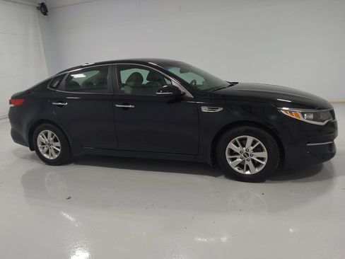 Used 2017 Kia Optima LX FWD image 11