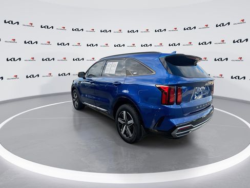 Certified 2022 Kia Sorento EX FWD image 6