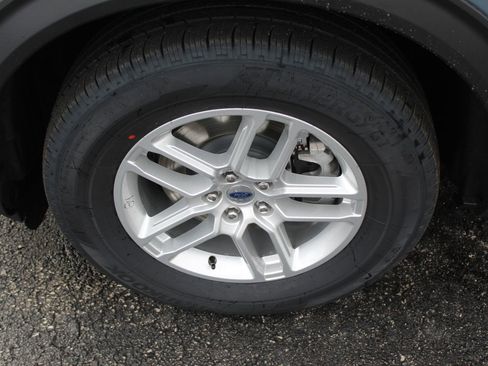 New 2026 Ford Explorer Active image 2