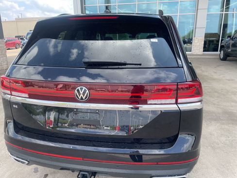 Used 2025 Volkswagen Atlas SE image 10
