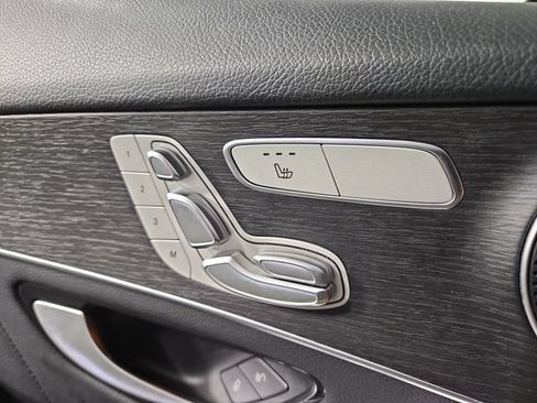 Used 2021 Mercedes-Benz GLC 300 4MATIC image 30