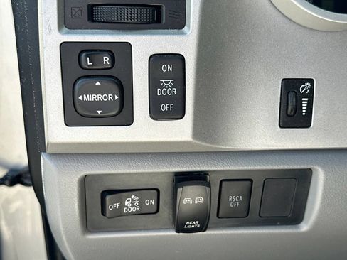 Used 2008 Toyota Tundra SR5 w/ TRD Off-Road Pkg AWD/4WD image 19