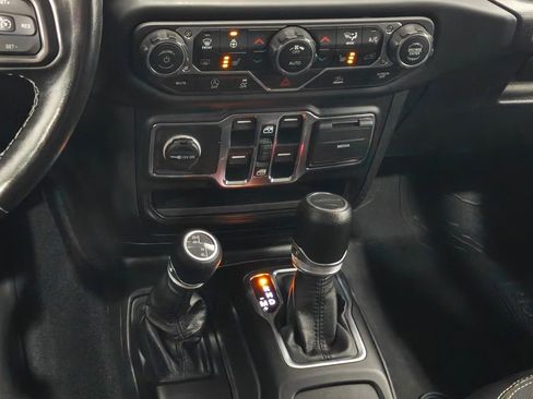 Used 2023 Jeep Gladiator Sport AWD/4WD image 8