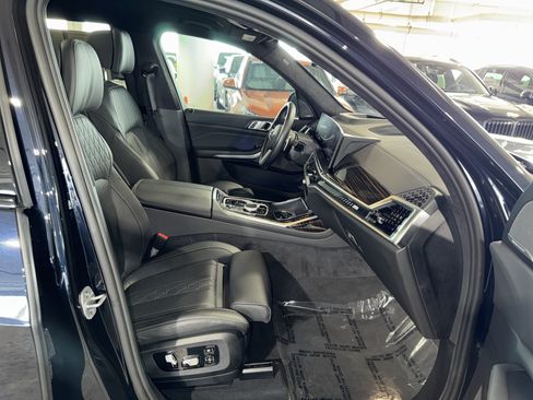 Used 2025 BMW X7 M60i AWD/4WD image 10