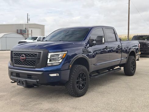 Used 2024 Nissan Titan PRO-4X w/ Pro-4x Convenience Package AWD/4WD image 7