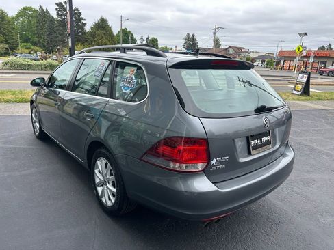 Used 2010 Volkswagen Jetta SE FWD image 8