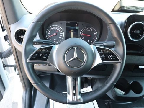 Used 2025 Mercedes-Benz Sprinter 2500 image 12