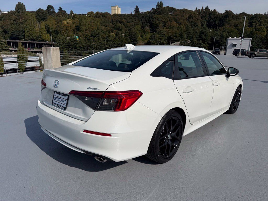 Used 2023 Honda Civic Sport image 3