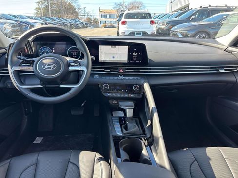 New 2026 Hyundai Elantra Limited FWD image 8