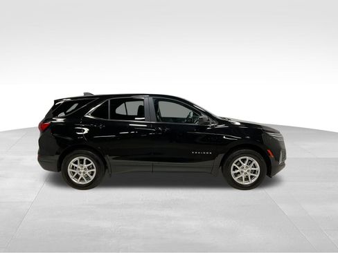 Used 2023 Chevrolet Equinox LT image 3