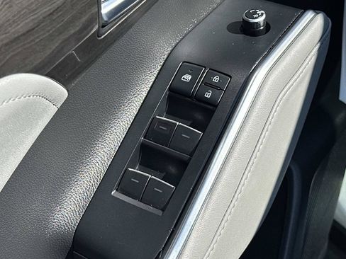 Used 2021 Toyota Highlander Platinum FWD image 23