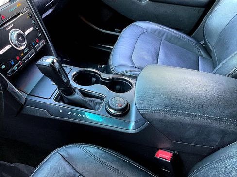 Used 2017 Ford Explorer Limited AWD/4WD image 18