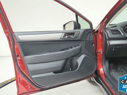 Used 2018 Subaru Outback 2.5i Premium image 32