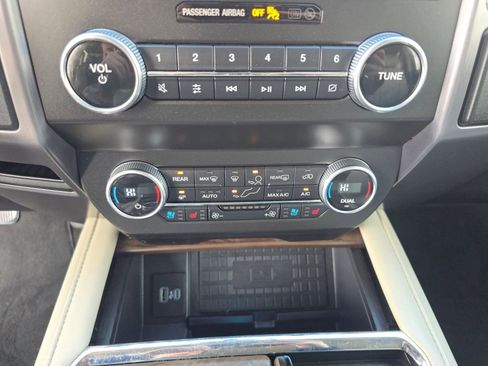 Used 2021 Ford Expedition Platinum image 20