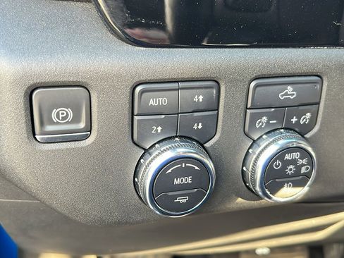 Used 2023 GMC Sierra 1500 Elevation image 15