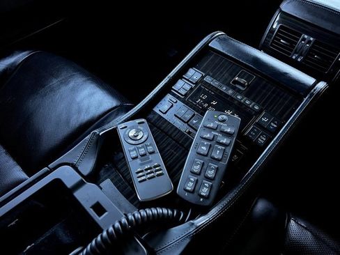 Used 2014 Lexus LS 600h L image 34