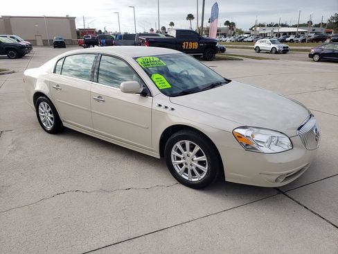 Used 2011 Buick Lucerne CXL image 7