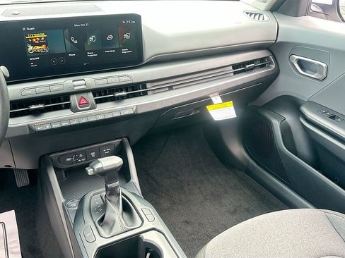New 2025 Kia K4 LXS image 21