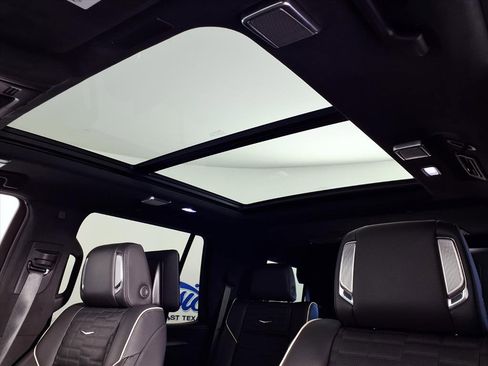 Used 2025 Cadillac Escalade Sport Platinum w/ LPO, ONYX Package image 14